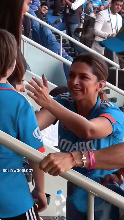 Deepika Padukone kissed SRK son Abram Khan at ICC World Cup | IND vs AUS | Honey Singh Songs