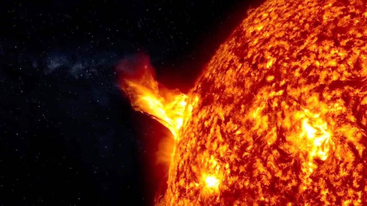 The Sun Just Released 3 of Its Strongest Solar Flares in Our Direction ...