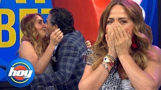 Le roba un beso a Andrea Legarreta en pleno show y ella no sabe cómo reaccionar | Hoy Resimi