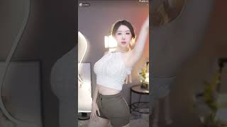迷人的黎闪电20221222062139