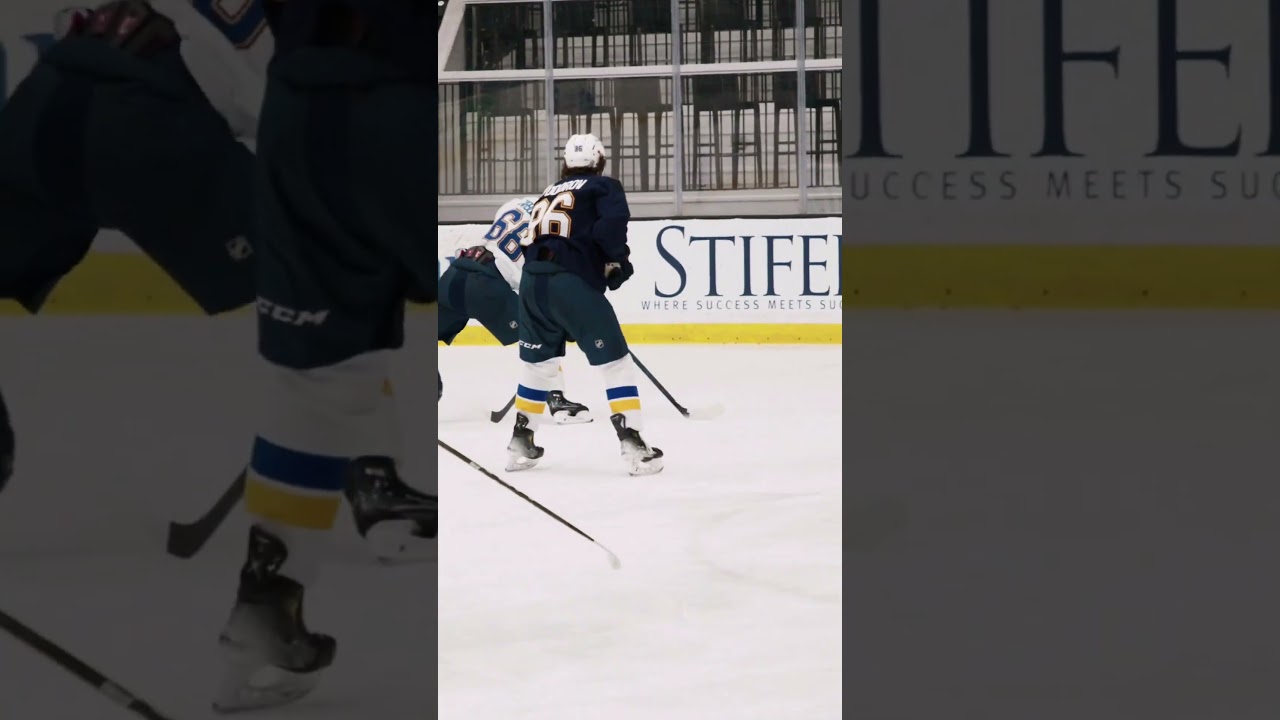 Justin Carbonneau est TRÈS à l'aise à St. Louis! 💥⚜️(🎥: @stlouisblues/X) 