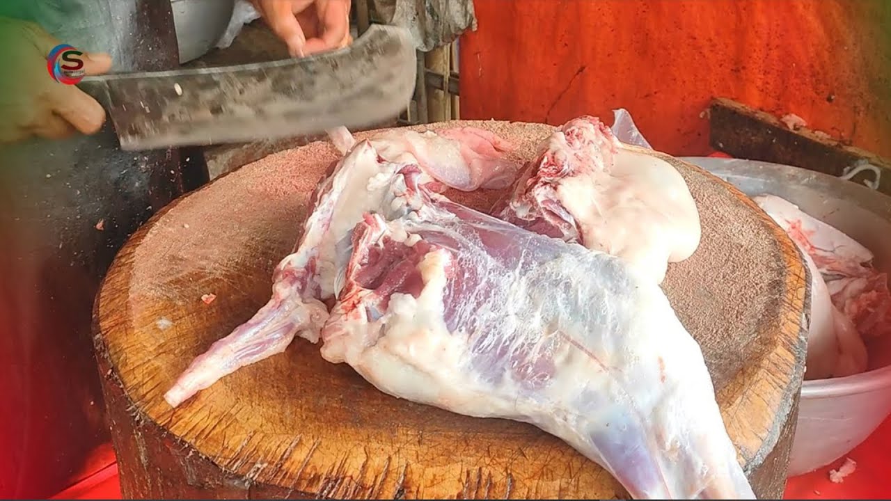 Roadside Famous Mutton Shop In Dhaka I Fastest Mutton Cutting Skills I Goat Cutting 
