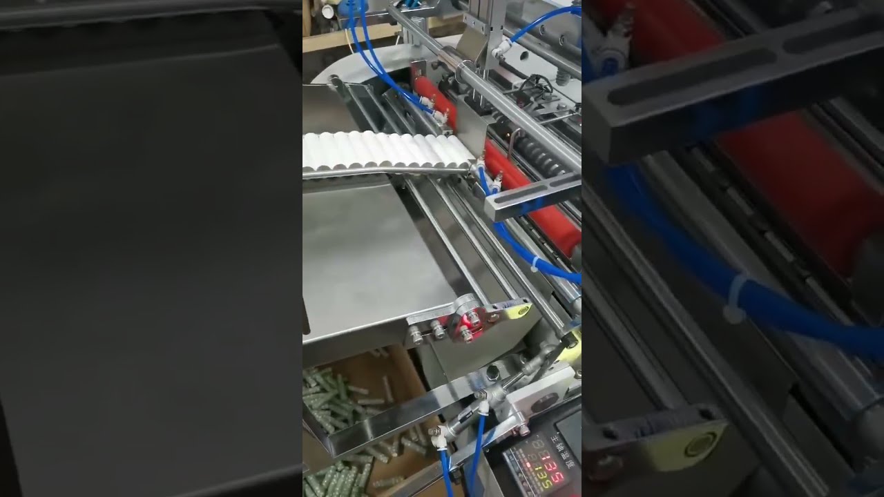 Small paper tube hot melt glue labeling machine