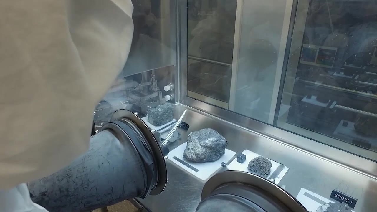 1972 Moonwalker Visits Moon Rocks in 2019, Talks Lunar Geology