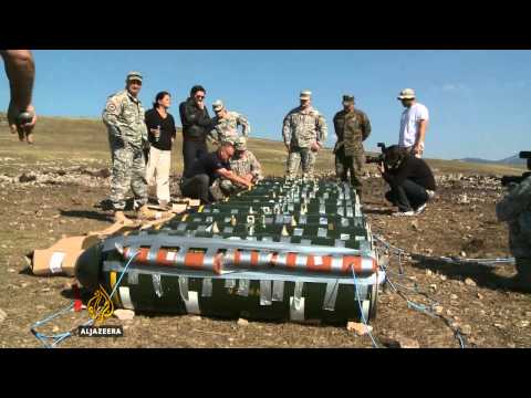 Video: Kasetno streljivo: dobre namjere američke vojske