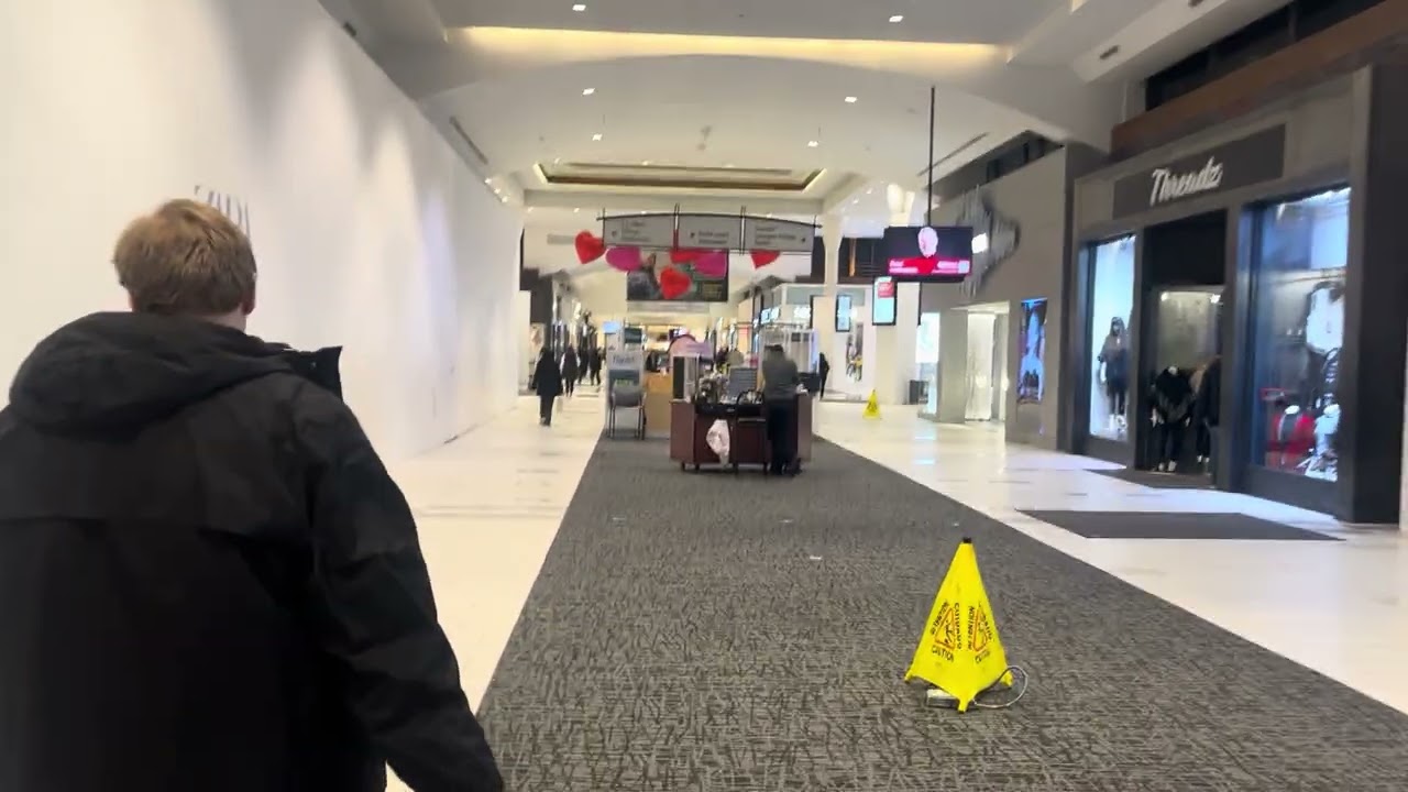 Walking around Smith Haven mall, Lake Grove NY(2)