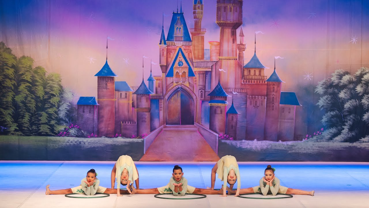 A PRINCESA E O SAPO - Ginástica Rítmica - ESPETÁCULO DISNEY 