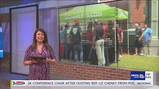 O’Charley’s gives free food to Wings of Life residents, staff