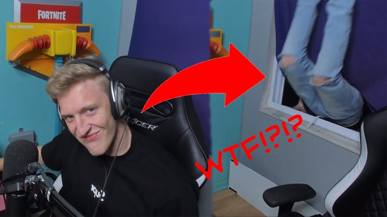 tfue c lip jumping out the window TFUE CLIMBS OUT HIS WINDOW?! | Today in Fortnite #1