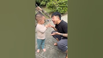 Chồng Khờ Ngơ xin kẹo cầu vồng của cháu bé và cái kết