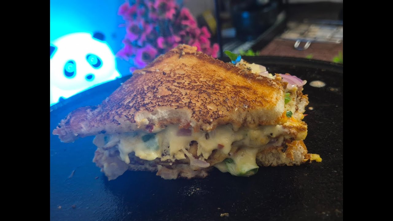 Cheesy Egg Omelette Butter Sandwich Recipe | Easy Breakfast in 10 Minutes | Spicy Kitchen of India