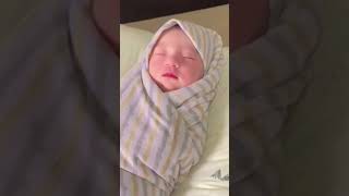 Her 3rd Child Is So Tiny lestikejora short