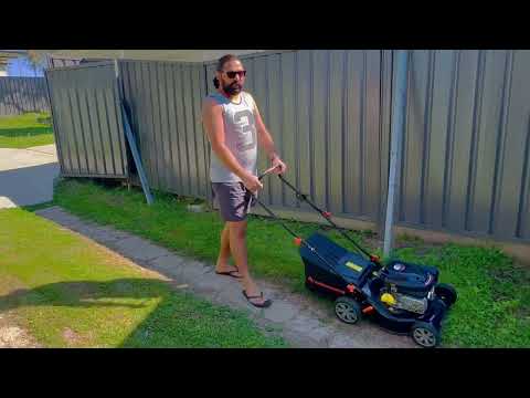 Which AUSTRALIA aake bange JATTA de PUTT LAALe...BACKYARD which kar laiye POORE Shonk KHETTIYA waale