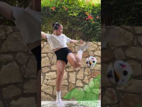 Skilled & Stunning: Football Training with a Beautiful Athlete #sportinvest #football #beautifulgirl