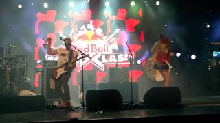 The Ting Tings - Hit me down Sonny (Live in Las Vegas@Red Bull Soundclash) 2011