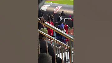 WACHEZAJI WA SIMBA SC WAMEPIGANA PIN PIN CAMARA NA NGOMA WAMEPIGANA Simbasc Habari 