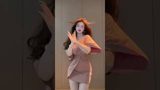 Do You Pick Left Or Right? Bạn Chọn Bên Trái Hay Bên Phải?