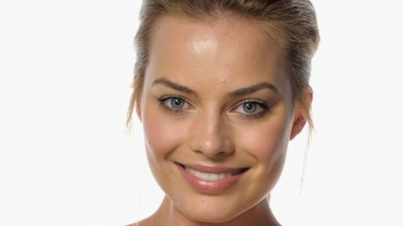 Margot Robbie Jawline