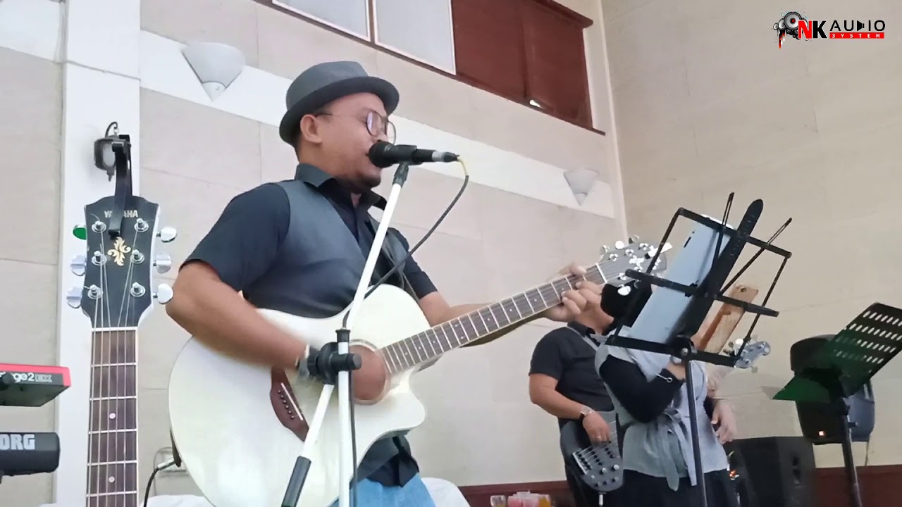 gelora asmara (derby romero - cover by Playcoustic) - YouTube