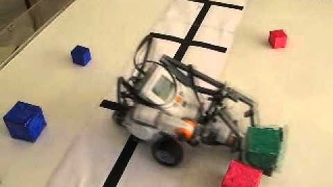 WRO2011 recycler robot using Lego NXT