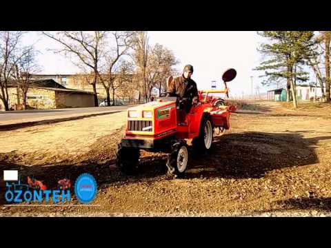 Tractor compact japonez