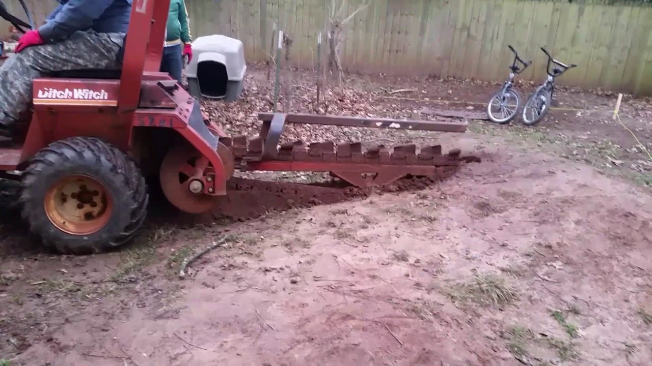 Running The Old 2300 Ditch Witch Youtube