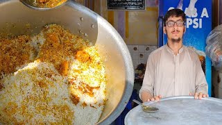 Biryani Wala 17 Years Old Hard Working Boy Selling Biryani at Street Food of Karachi Pakistan