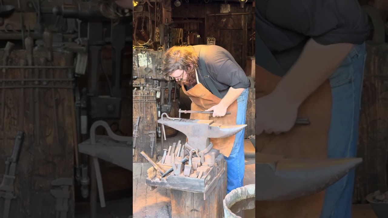 Hufschmied Schlüsselanhänger handgefertigt Samantha in USA Knott’s Anaheim Los Angeles 