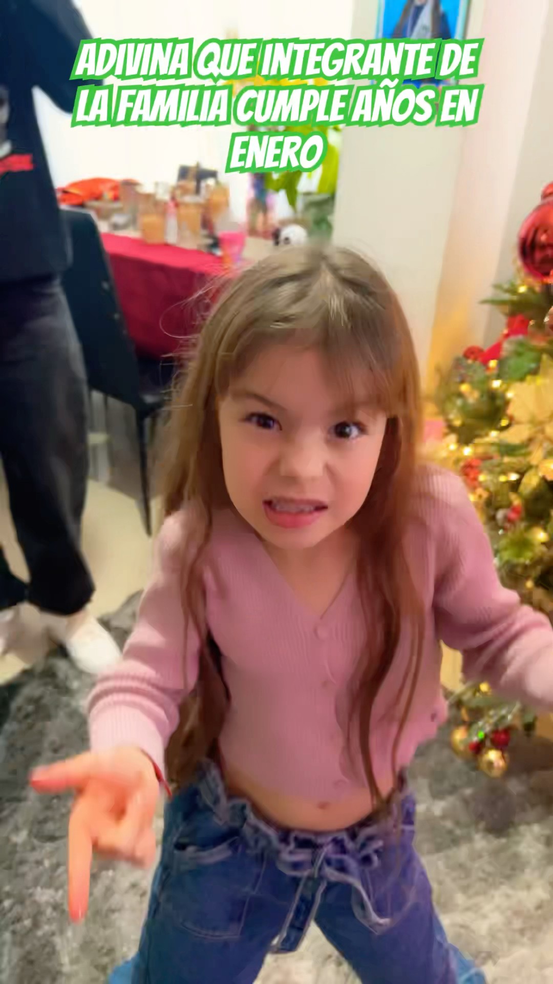 Comenta que integrante de la familia cumple años pronto #humor #cosasdefamilia #comedia #shortviral