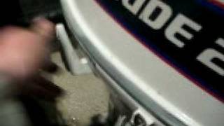 023 1975 Evinrude 25hp Outboard boat motor Running in test tank