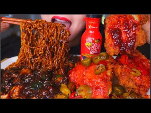 ASMR BLACK BEAN NOODLES + FIRE SAUCE FRIED CHICKEN +ORANGE JUICE +PICKLE CHILLIES 炸酱面 咀嚼音 | 먹방