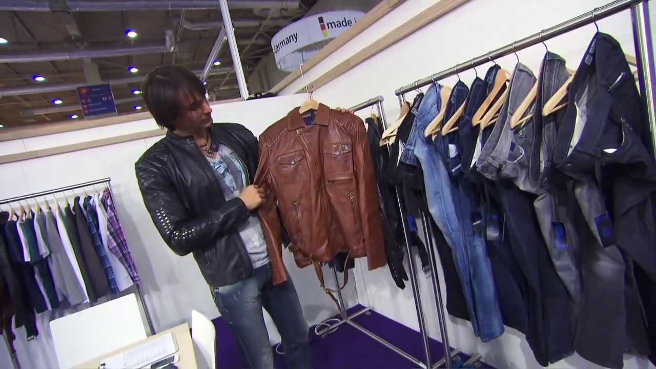 Marcus Schenkenberg und russische Ex-Agentin auf dem Catwalk - YouTube