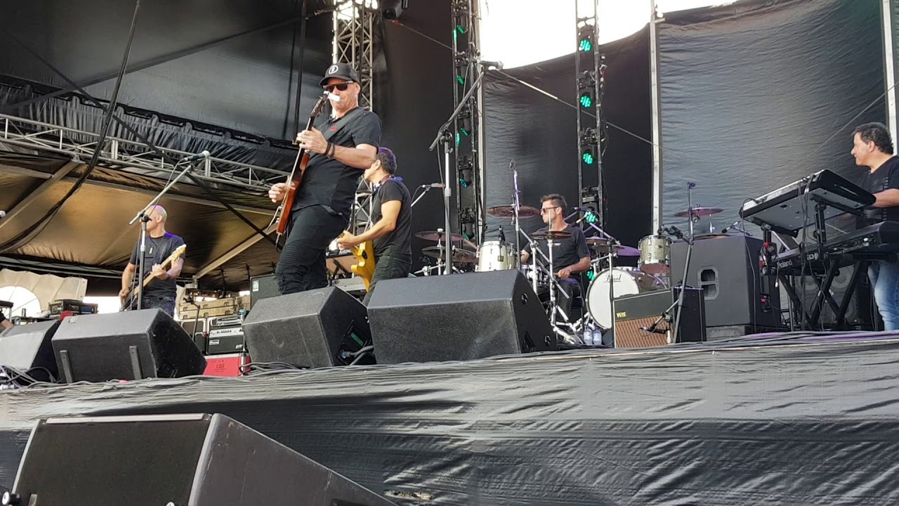 1927 - TO LOVE ME - Red Hot Summer Tour - Jacob's Well 170218