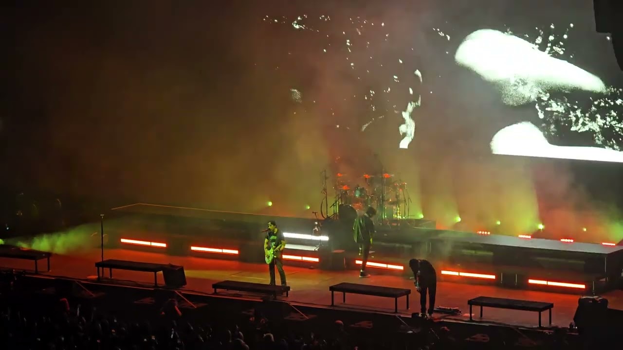 Pierce The Veil - Emergency Contact (Live @ Wembley Arena, London | 23/09/25)