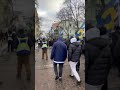 Митингующие за Порошенко идут к офису Зеленского