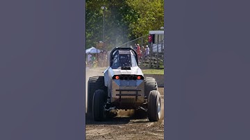 tractor transform into a robot  #tractor #offroad #robot #ai #machinery