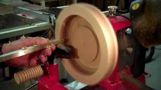 A Segmented Bowl (Feature Ring).mp4 This video shows the steps that I used to build a feature ring for a segmented bowl. This feature ring is made using sassafras &