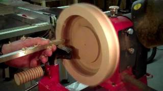 This video shows the steps that I used to build a feature ring for a segmented bowl. This feature ring is made using sassafras & 