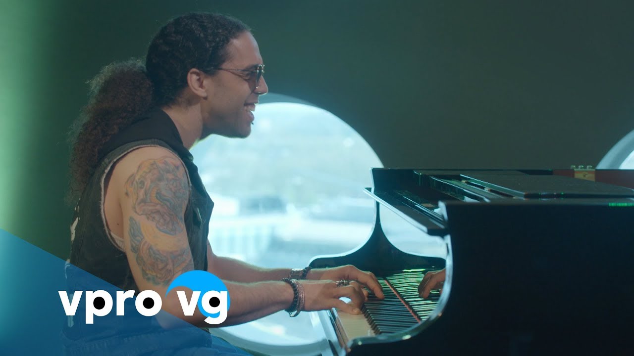 Cameron Graves Trio - Satania Our Solar System (live @TivoliVredenburg Utrecht)