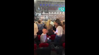 💍 LONDRES | Daniel pediulle MATRIMONIO á súa moza, Elena, nun concerto de COLDPLAY 🥰