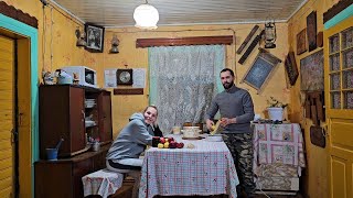 видео: ЗИМОВКА В СТАРОМ ДЕРЕВЕНСКОМ ДОМЕ! Вот почему мы выбрали жизнь в глуши возле леса! картинка: ЗИМОВКА В СТАРОМ ДЕРЕВЕНСКОМ ДОМЕ! Вот почему мы выбрали жизнь в глуши возле леса!