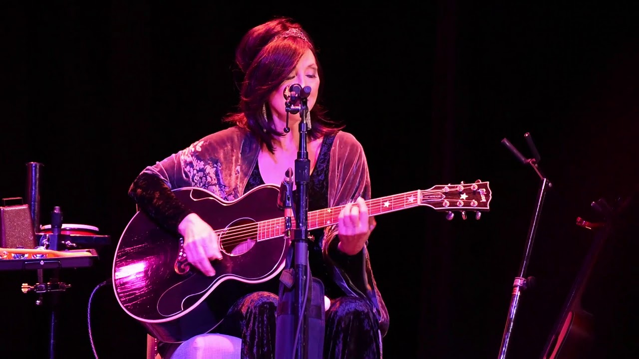 Chicks with Hits perform "Mi Vida Loca" in Pontiac, MI, 11/5/17