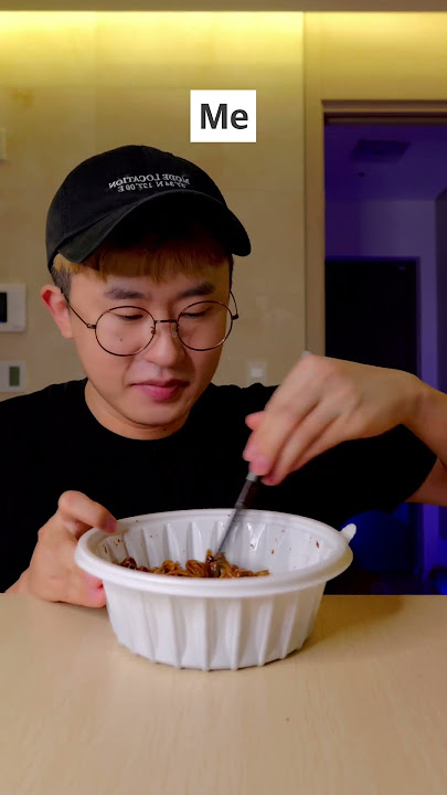 How to eat jjajangmyeon