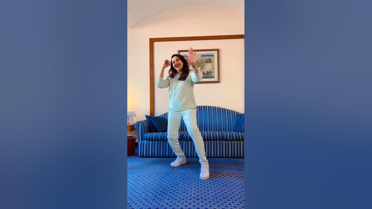 Let Ke Sofe Pe Killaan Gaade,Plasma TV Ka Mukhda Taade ,Lazy Lad, Lazy Lad, Saiyaan |Madhuri Dixit