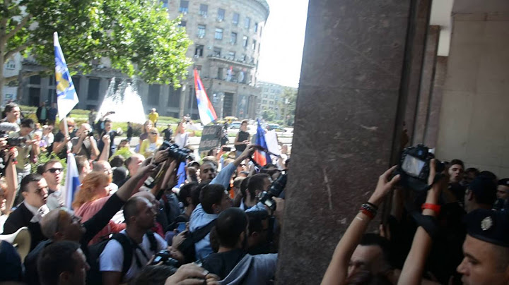 EspresoVideo: Sukob demonstranata i policije