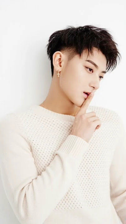 happy birthday #Z_Tao #Huang_Zitao #黄子韬  (former #EXO #엑소) 🎉❤️🌸🥳🎈🌹🎉#Crown #타오 #Negotiator