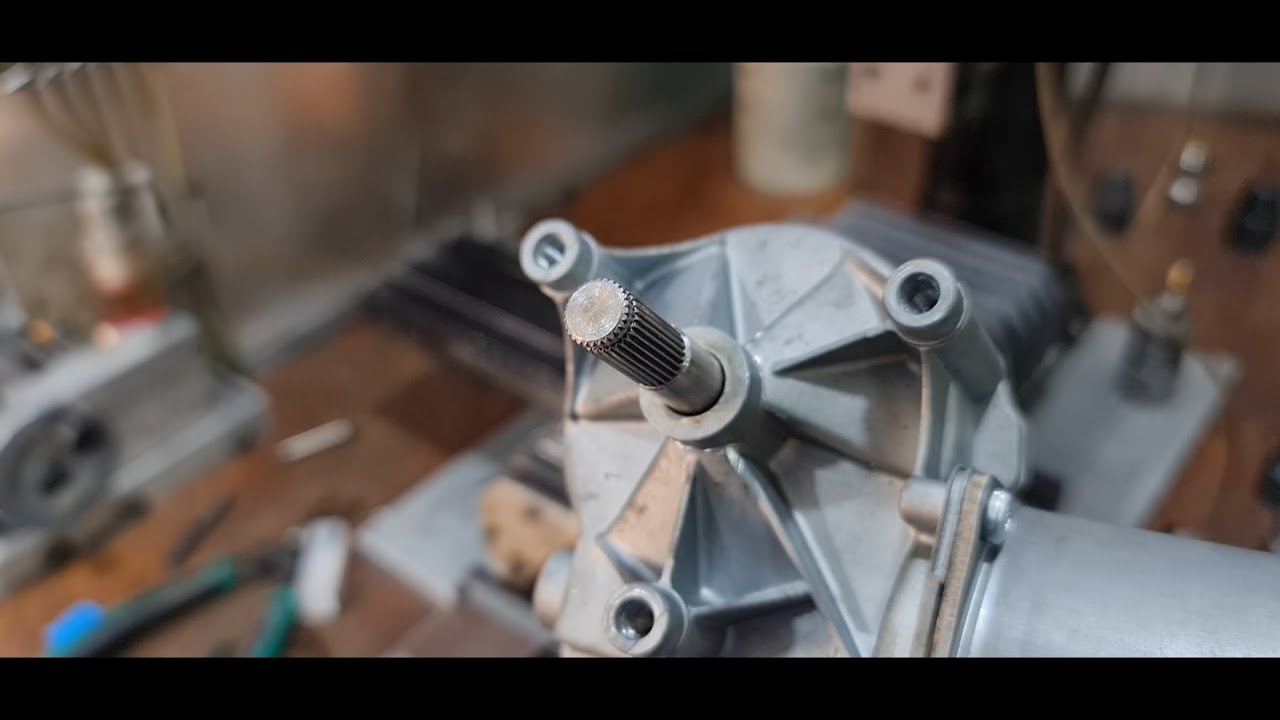 Reparing a Nidec Gear Motor, Turning and Thread Milling.