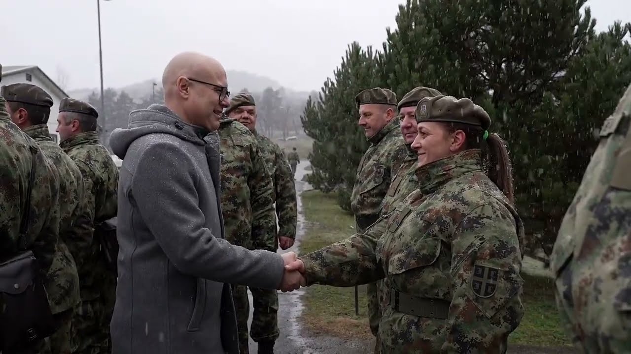 Ministar Vučević obišao jedinice u Raški i Novom Pazaru