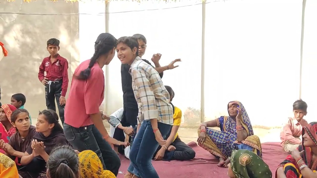 आचार्य अजीत शास्त्री जी की साली जी ने हरी साडी में किया कमर तोड़ ड्रास 9719219819,7505872028