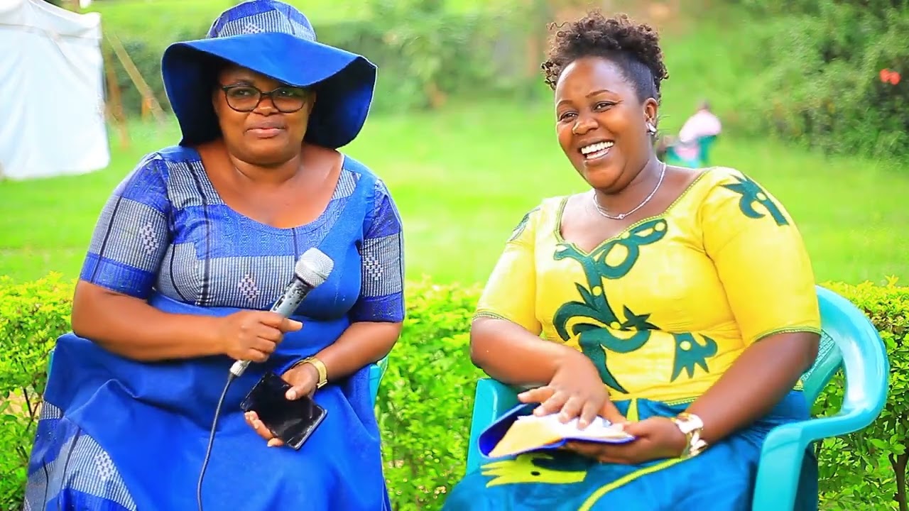 MAMAN LIONEL AZANYE NA MAMA PASTOR BITANGAZA BATI ESE IMFATIRO ZISENYUTSE UMUNTU W'IMANA YAKORA IKI